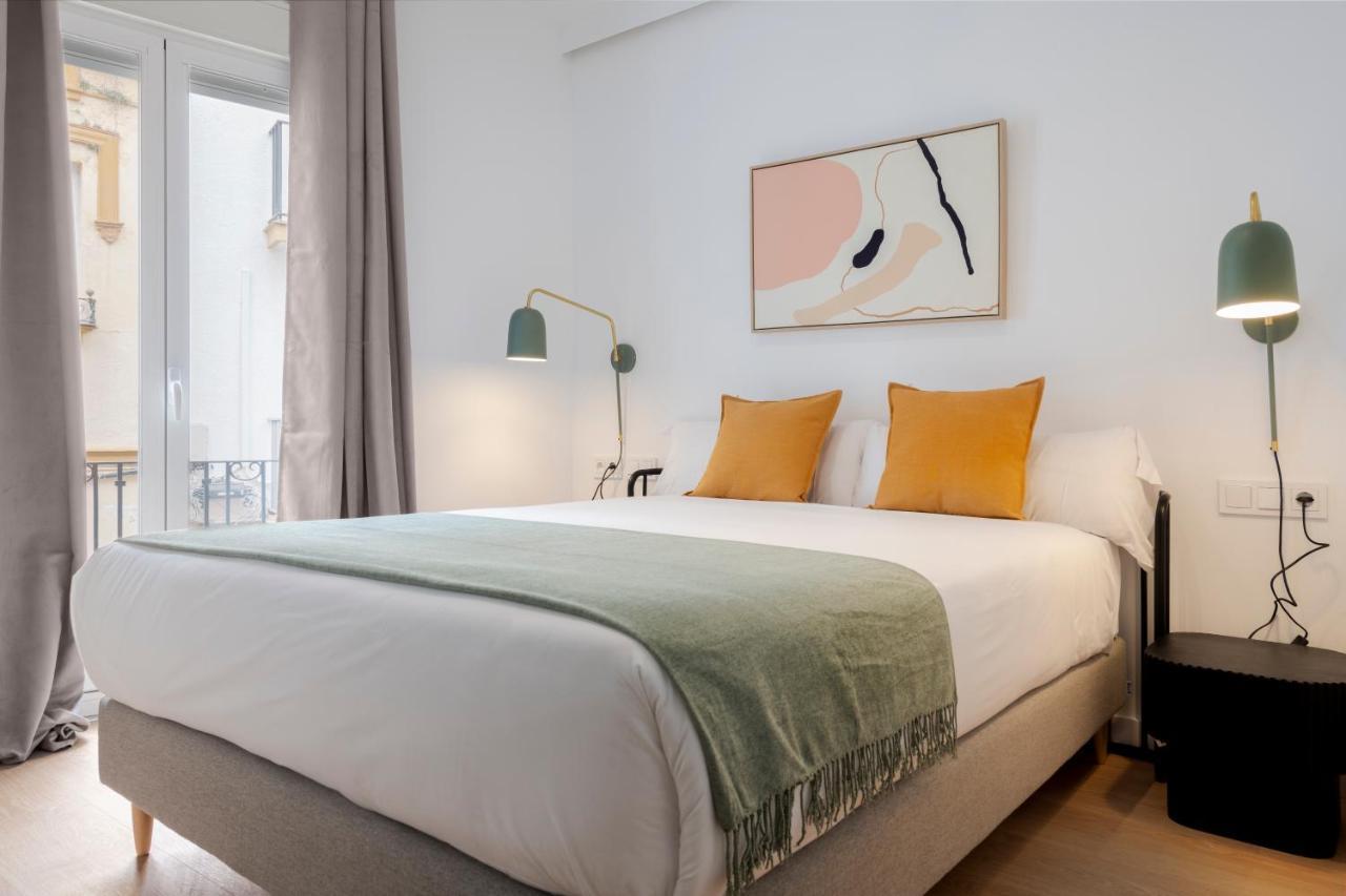 Suites Maestranza - Santas Patronas By Magno Apartments Séville Extérieur photo