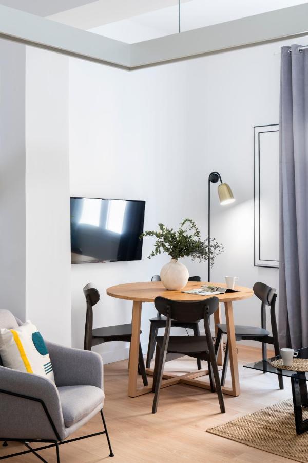 Suites Maestranza - Santas Patronas By Magno Apartments Séville Extérieur photo